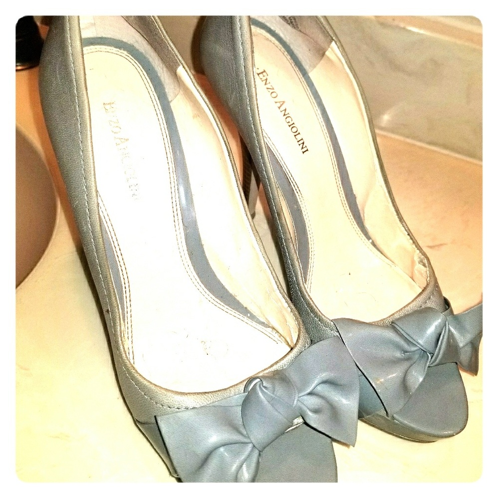Bow detailed high heels
